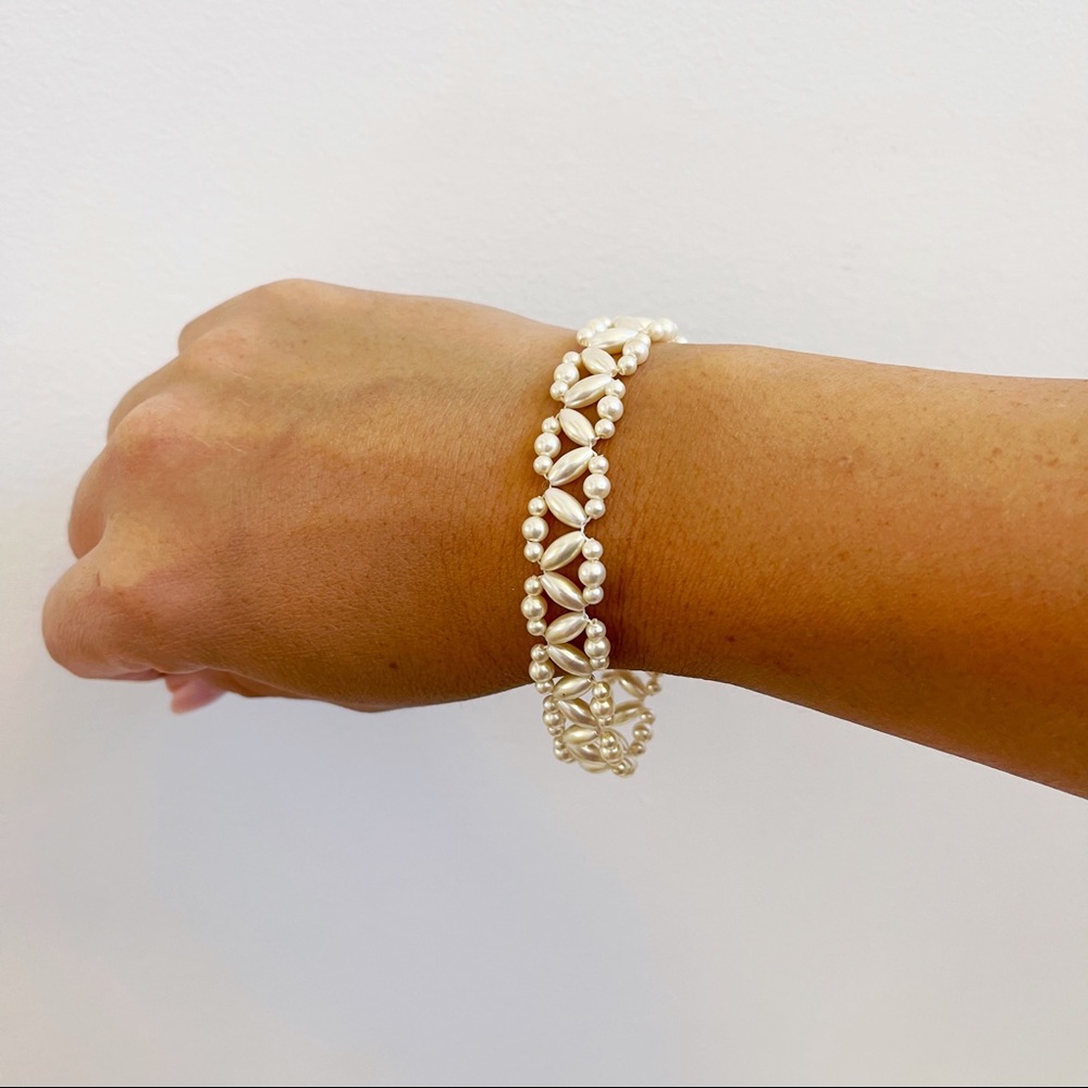 Vintage Floral Faux Pearl Delicate Bracelet 6.5” Bridal Wedding